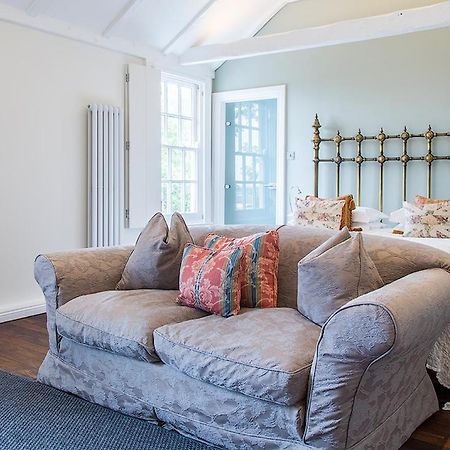 The Bell Inn Hotel Horndon-on-the-Hill Bagian luar foto