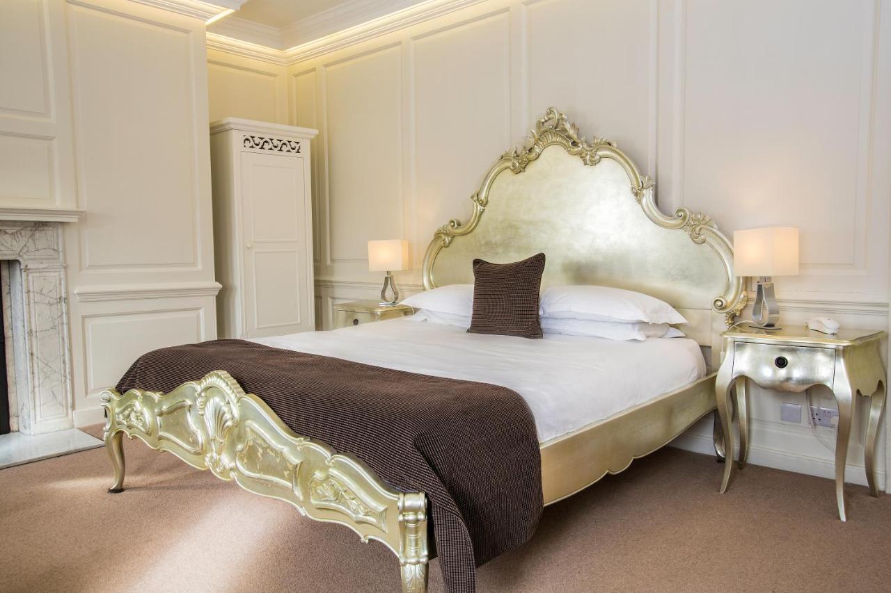 The Bell Inn Hotel Horndon-on-the-Hill Bagian luar foto