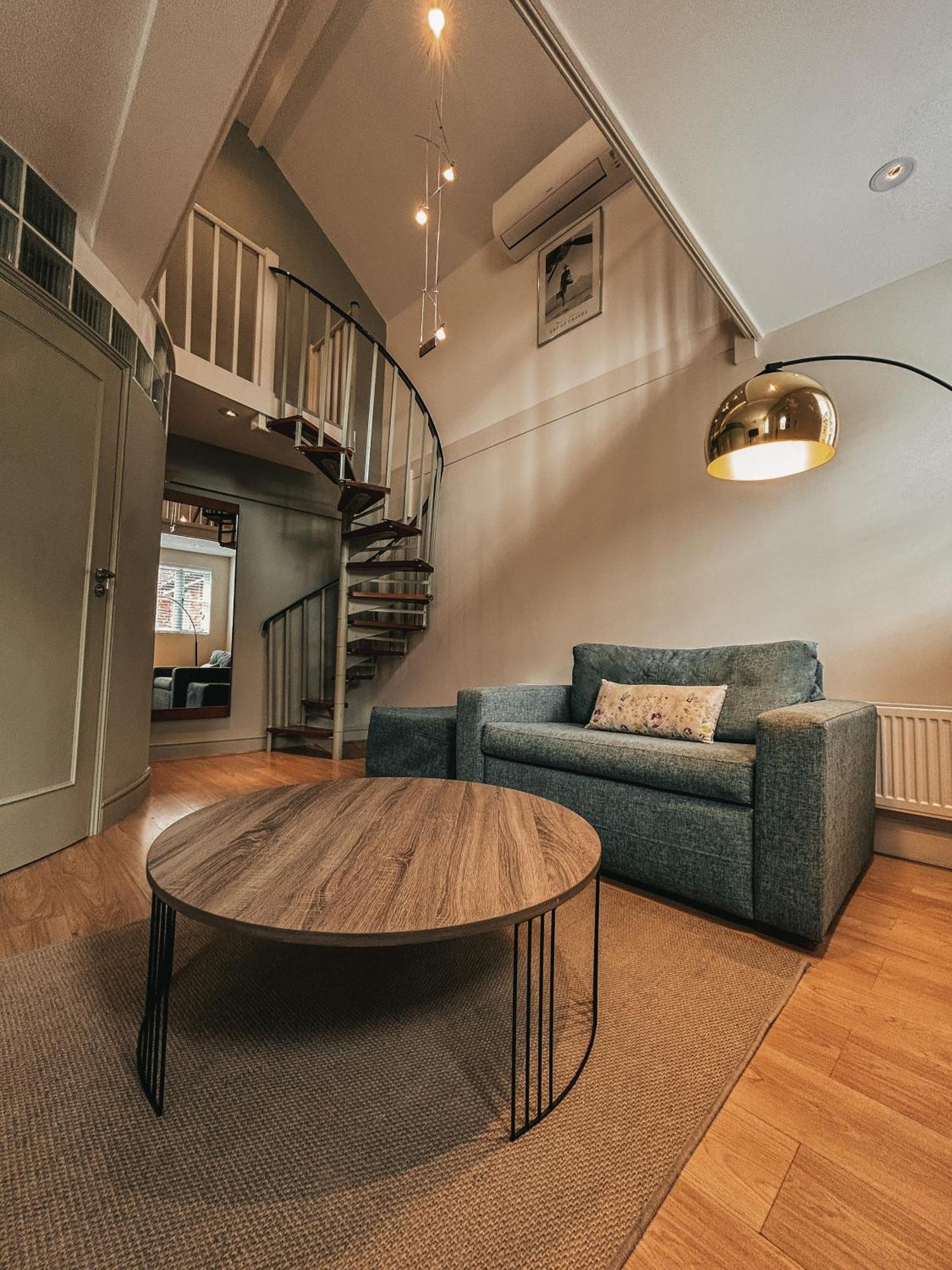The Bell Inn Hotel Horndon-on-the-Hill Bagian luar foto