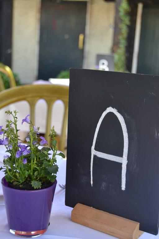 The Bell Inn Hotel Horndon-on-the-Hill Bagian luar foto