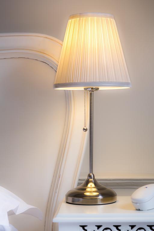 The Bell Inn Hotel Horndon-on-the-Hill Bagian luar foto