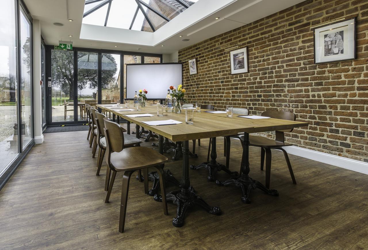 The Bell Inn Hotel Horndon-on-the-Hill Bagian luar foto